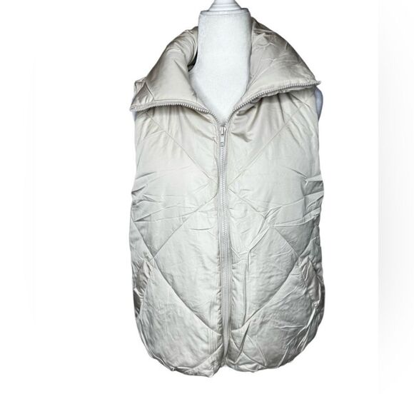 NWOT Newffr quilted puffer vest size Small - Picture 4 of 7